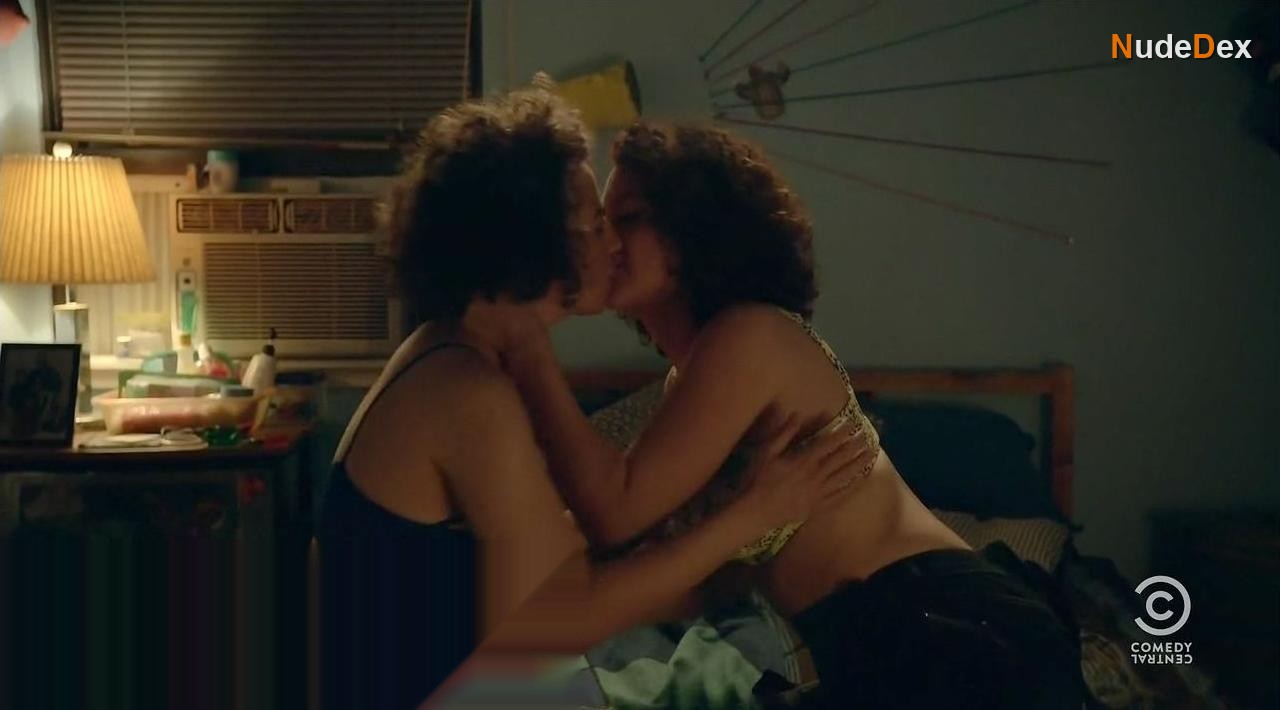 Alia Shawkat in Broad City, photo 2