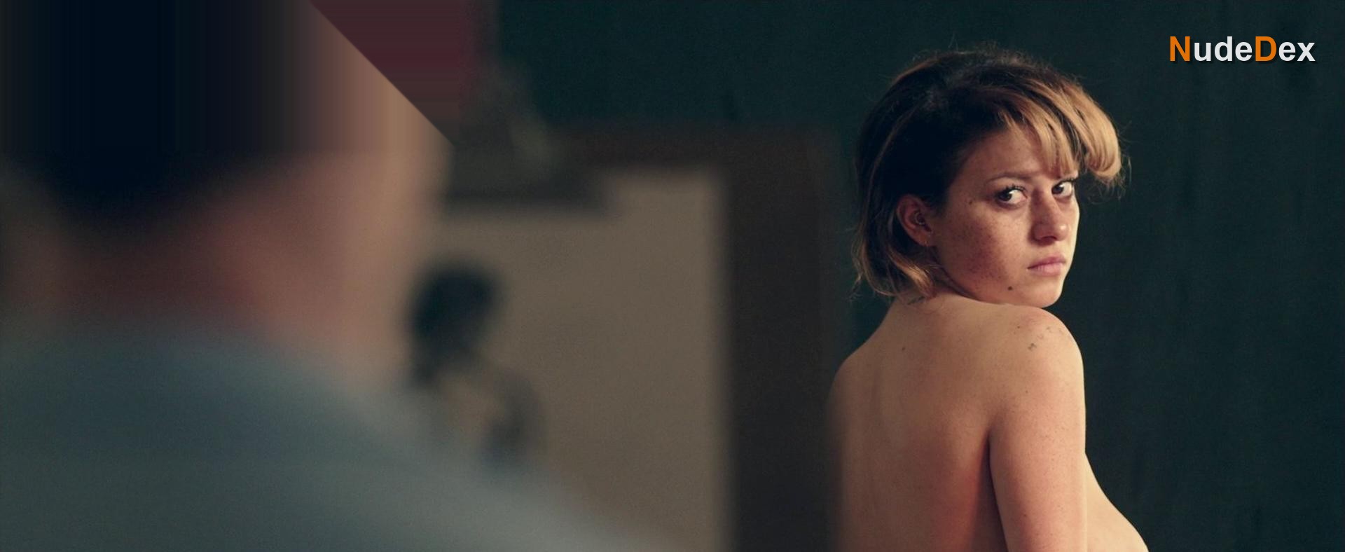 Alia Shawkat in Paint It Black, photo 1