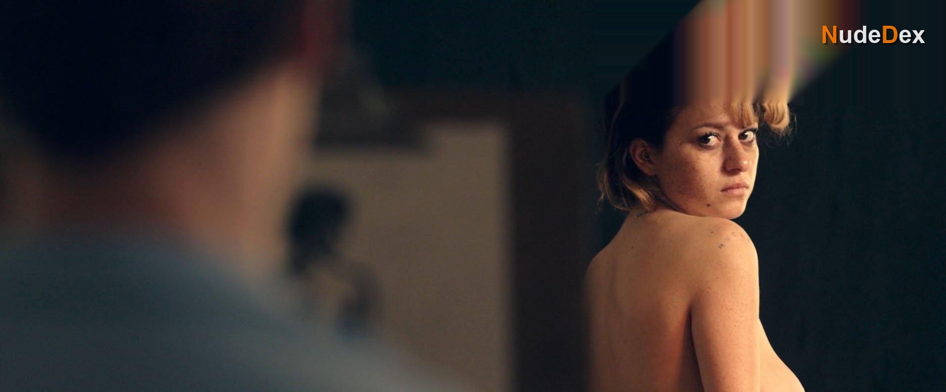 Alia Shawkat in Paint It Black, photo 11