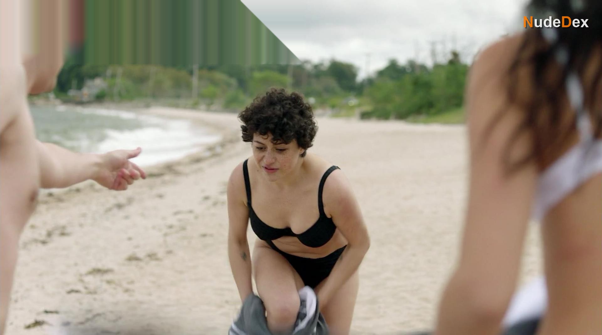 Alia Shawkat in Search Party, photo 1
