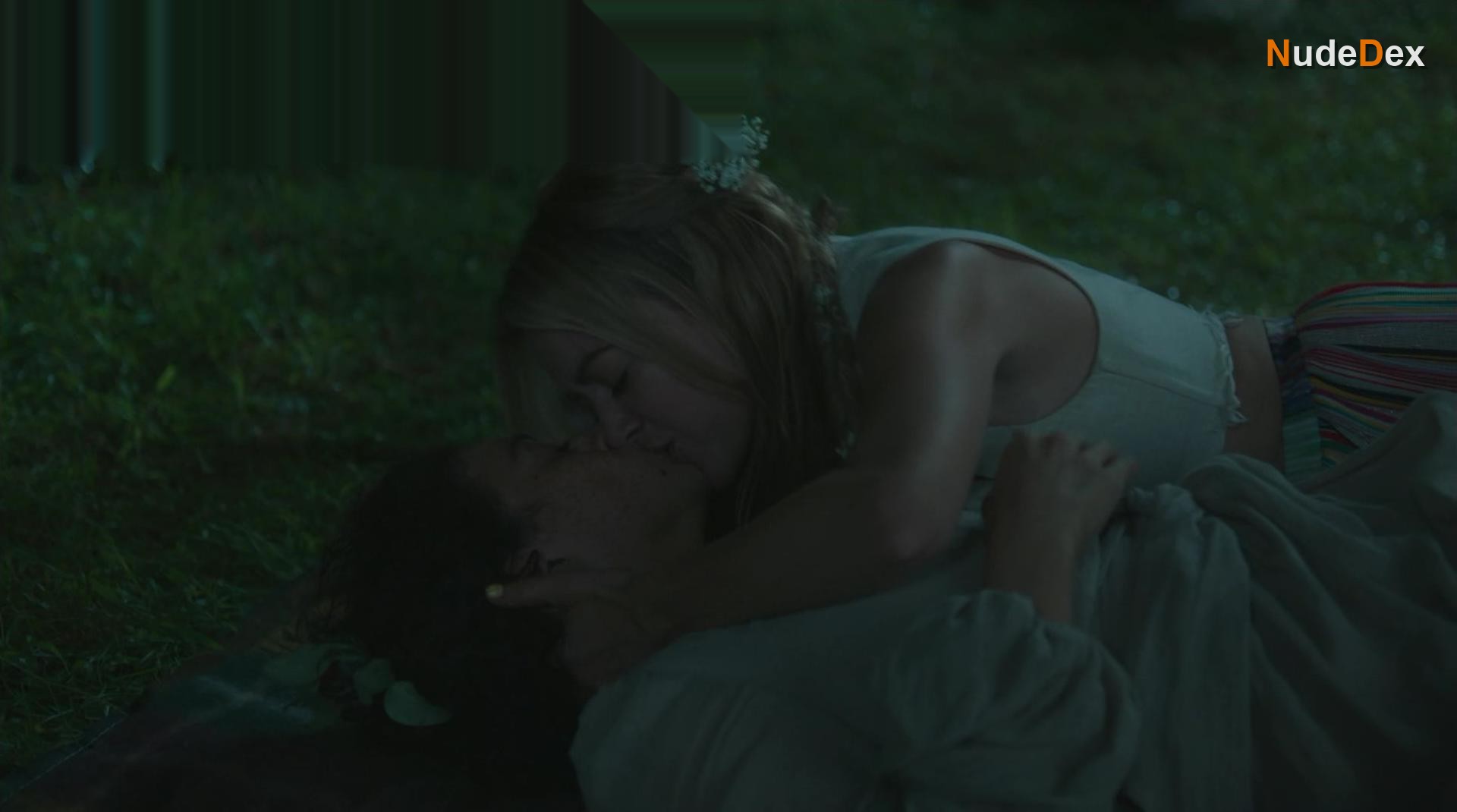 Alia Shawkat in Search Party, photo 3