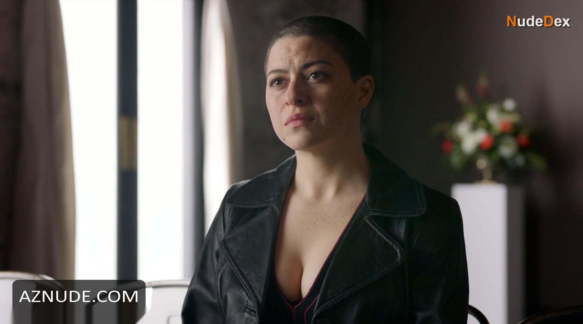 Alia Shawkat in Search Party, photo 13