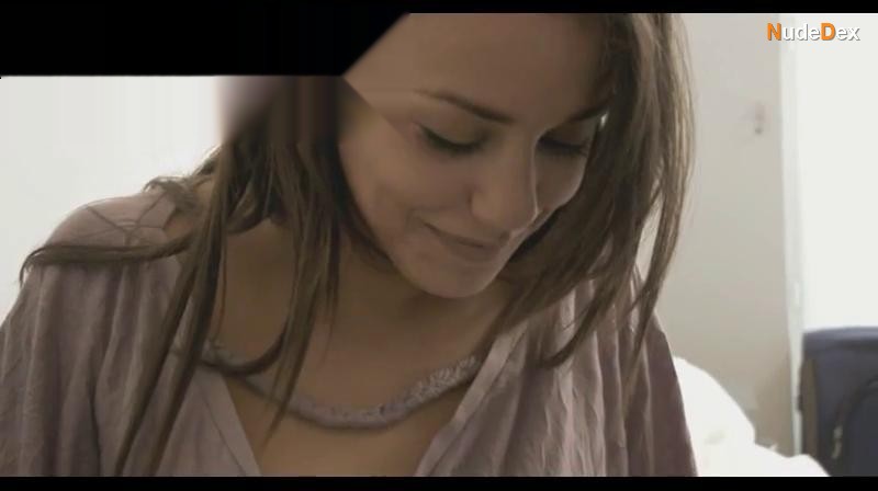 Alice Belaidi in Flowers Of Evil, photo 1