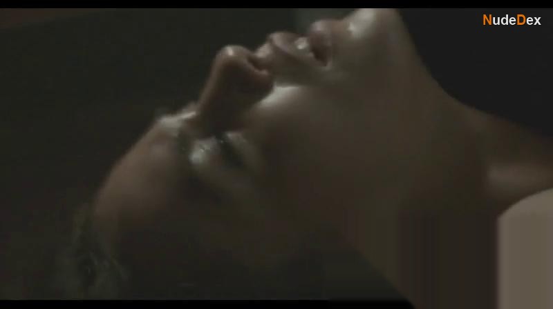 Alice Belaidi in Flowers Of Evil, photo 3