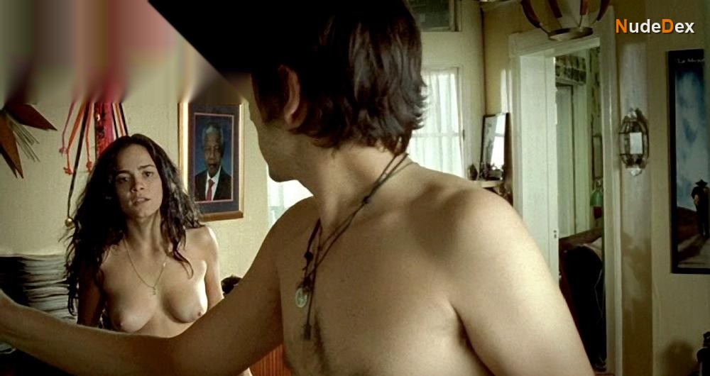 Alice Braga in Only God Knows, photo 6