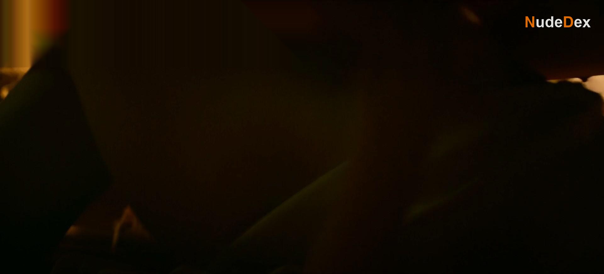 Alice Englert in Ratched, photo 6