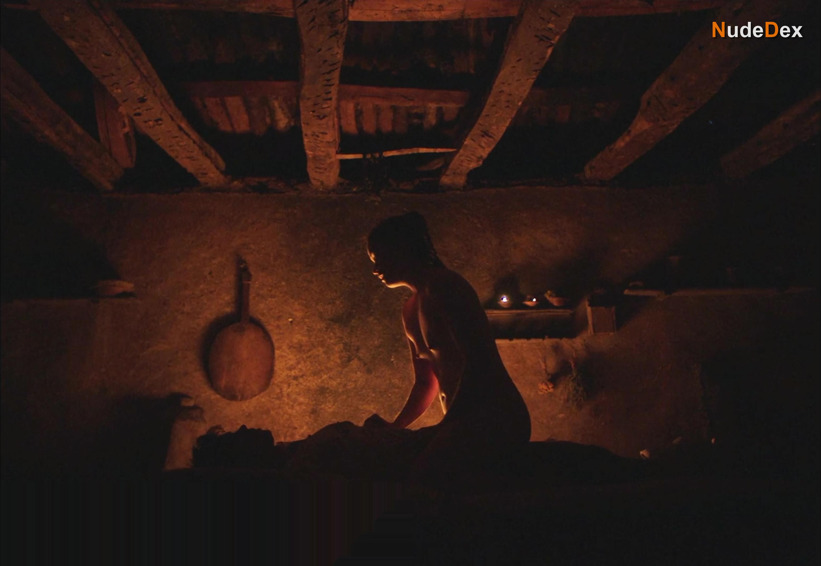 Alice Englert in You Wont Be Alone, photo 1