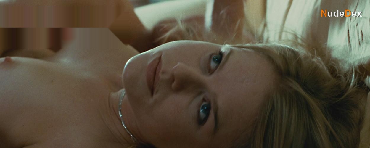 Ashley Judd in Crossing Over