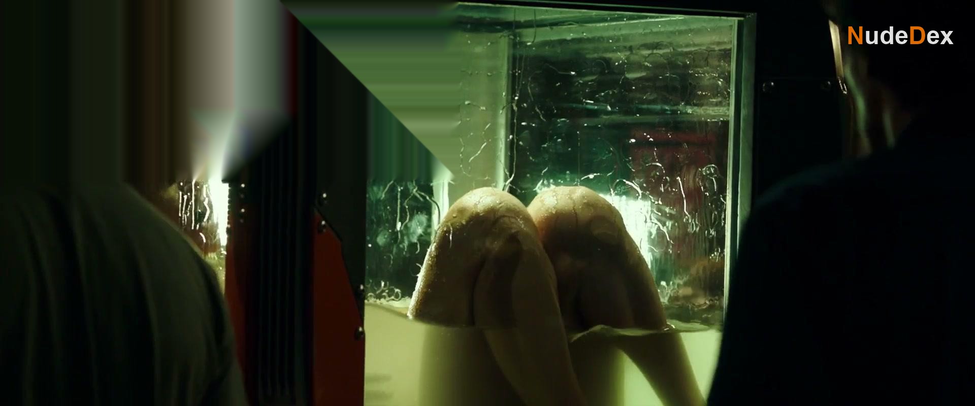 Alice Eve in Replicas, photo 3
