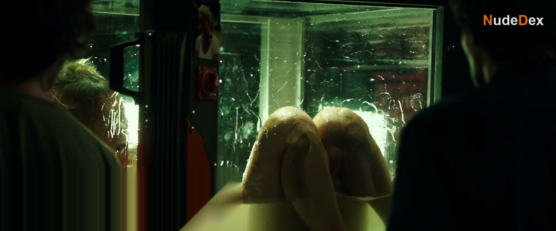 Alice Eve in Replicas, photo 10