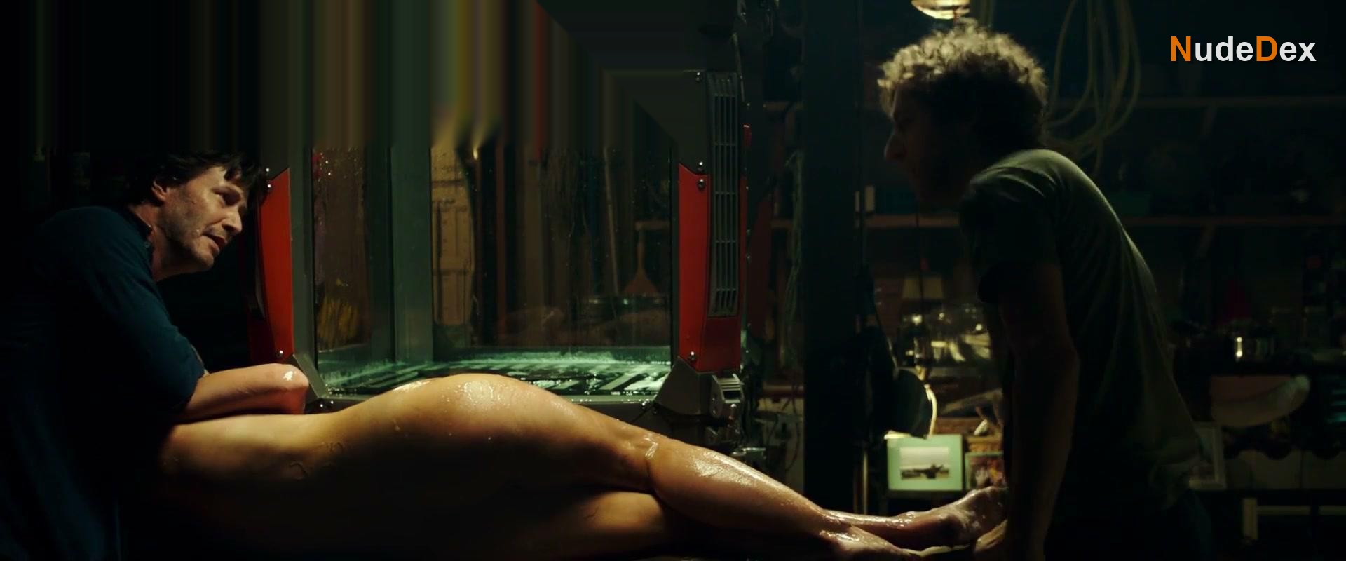 Alice Eve in Replicas, photo 11
