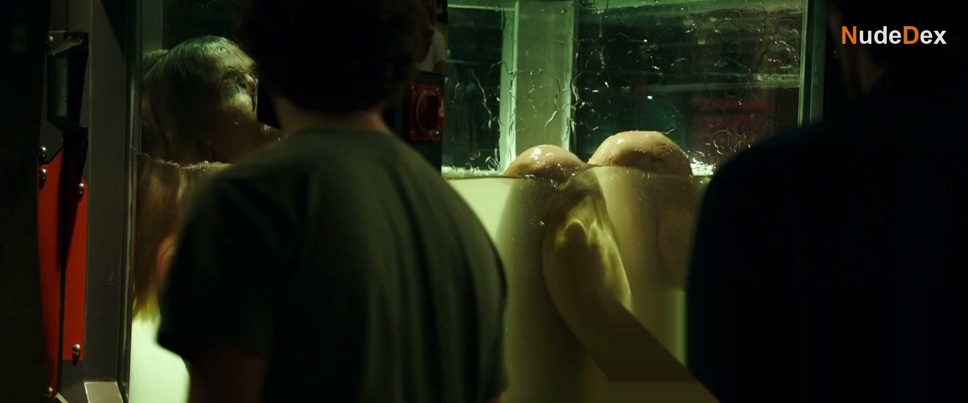 Alice Eve in Replicas, photo 12