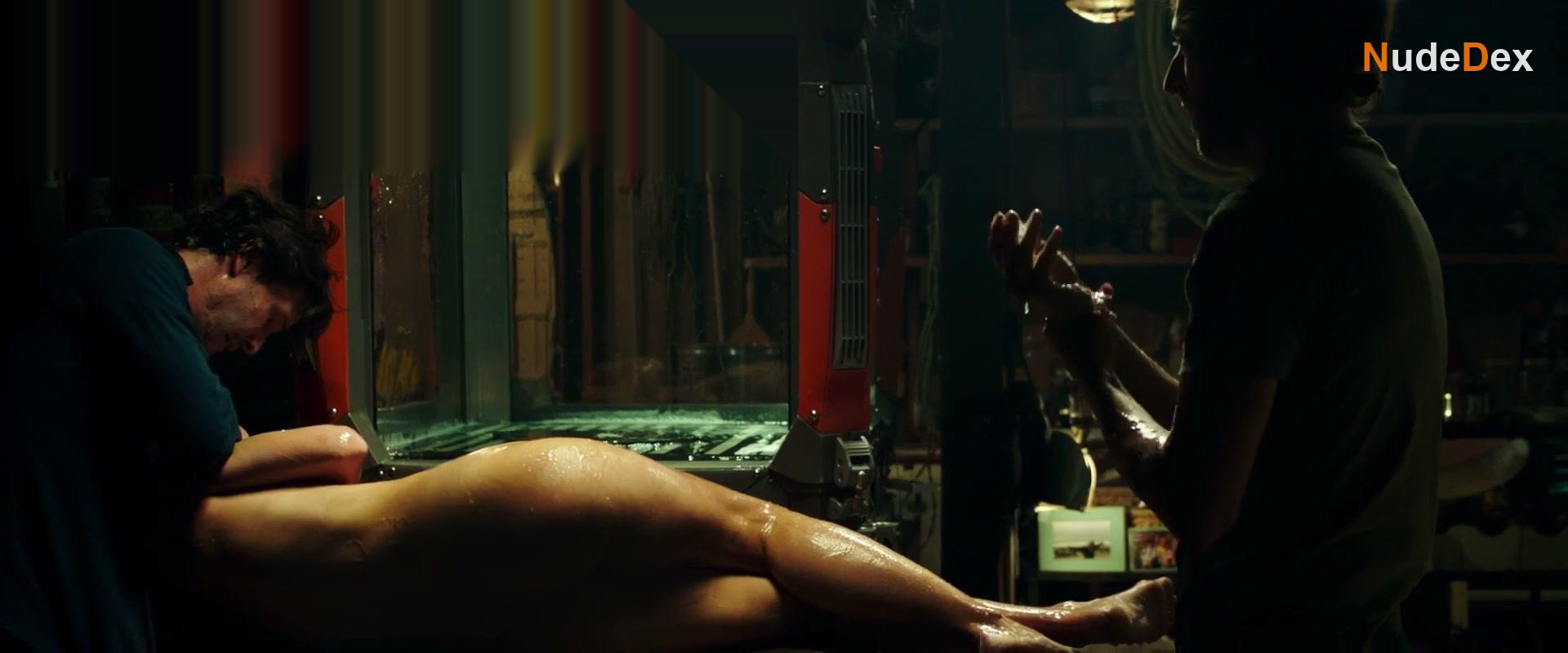 Alice Eve in Replicas, photo 21