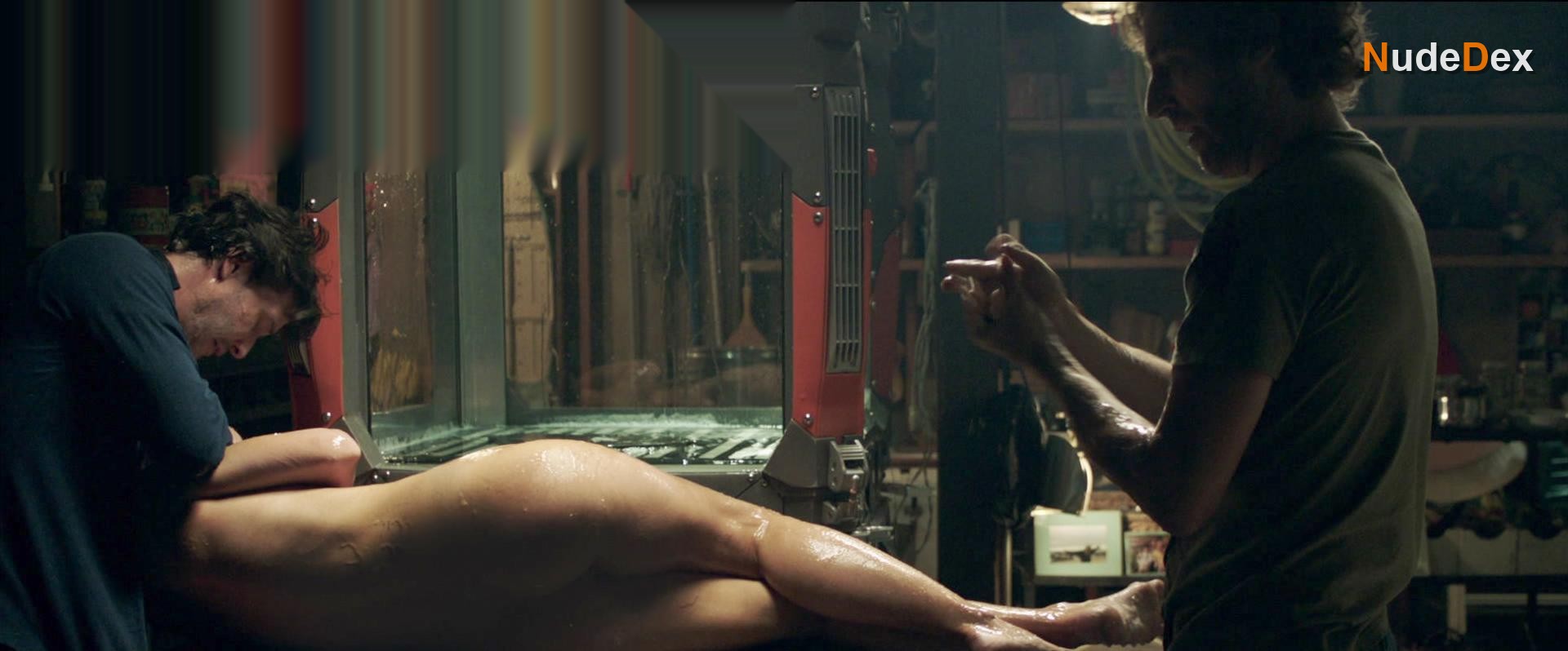 Alice Eve in Replicas, photo 28