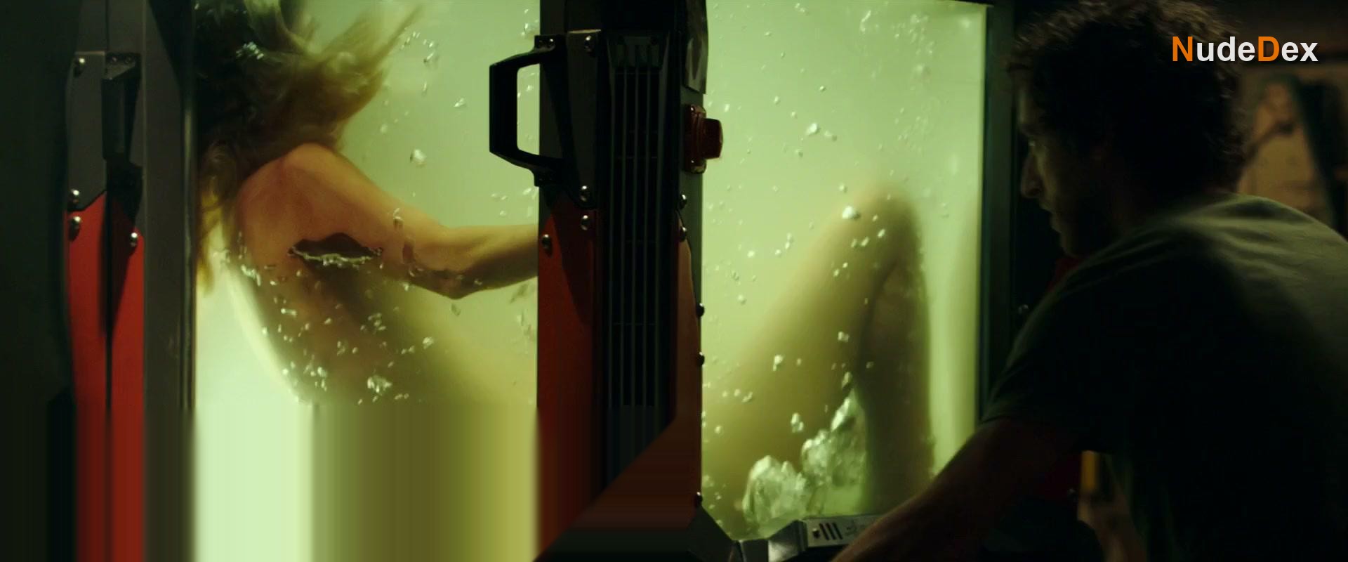 Alice Eve in Replicas, photo 29