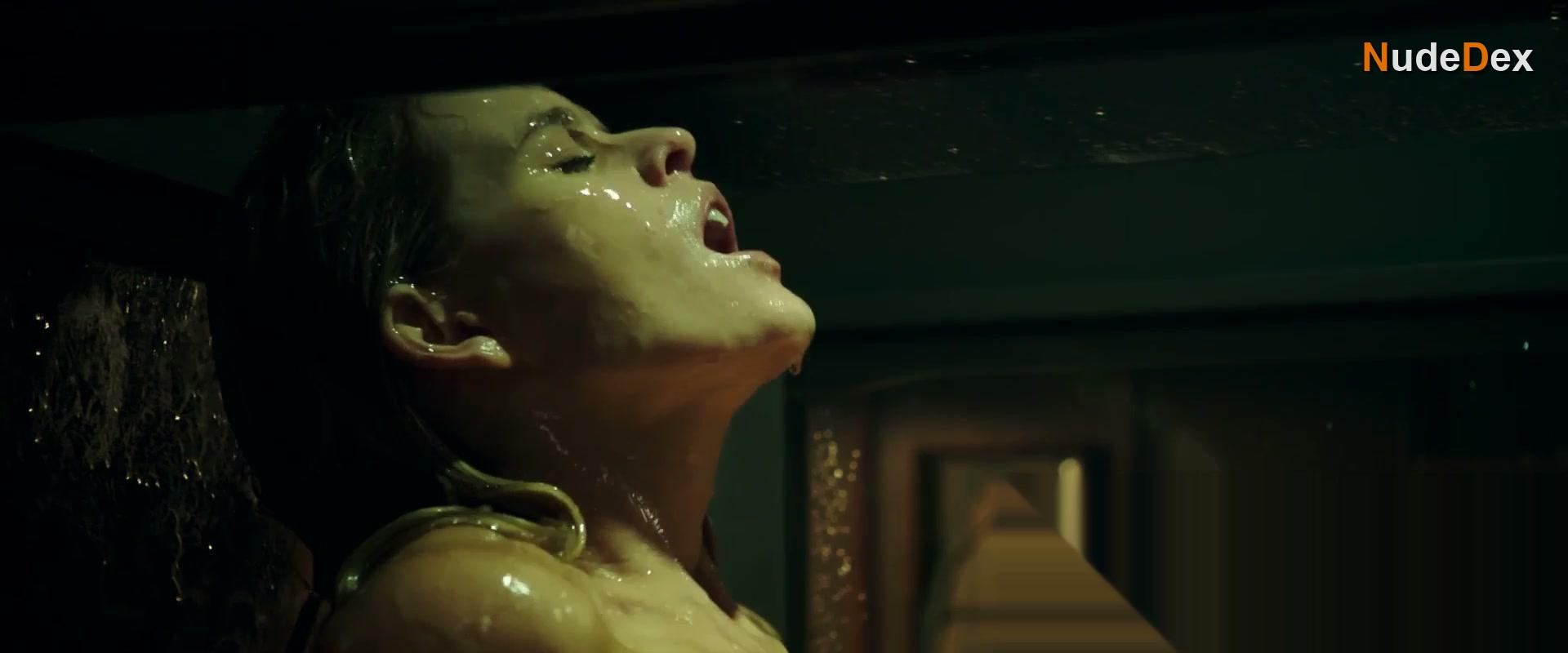 Alice Eve in Replicas, photo 36