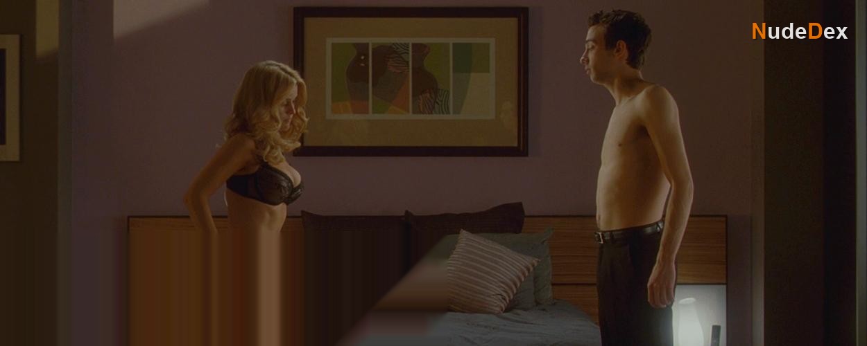 Alice Eve in She S Out Of My League, photo 4