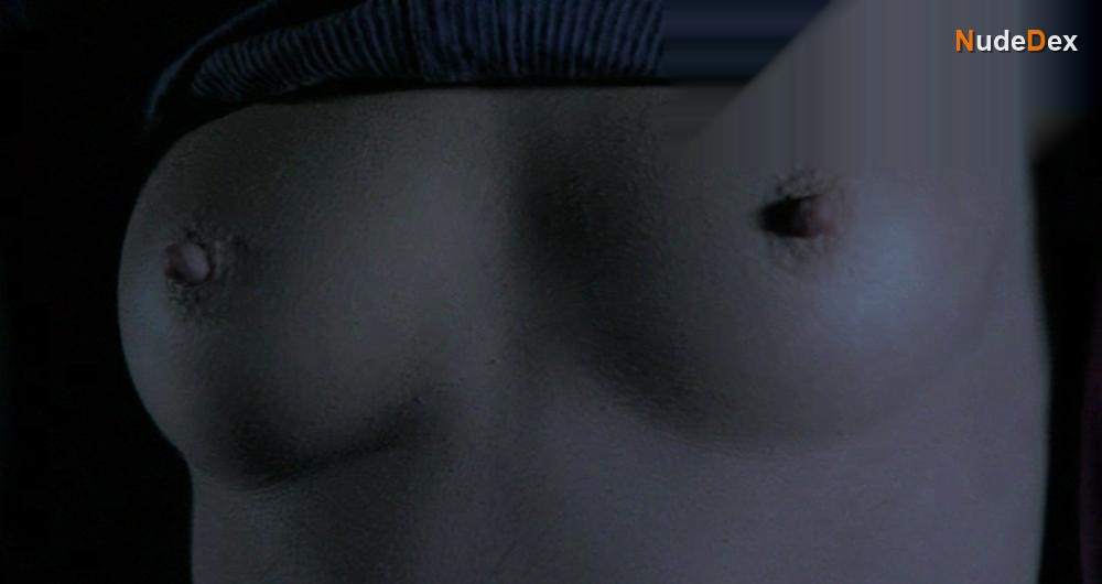 Alicia Lagano in Albino Farm, photo 3