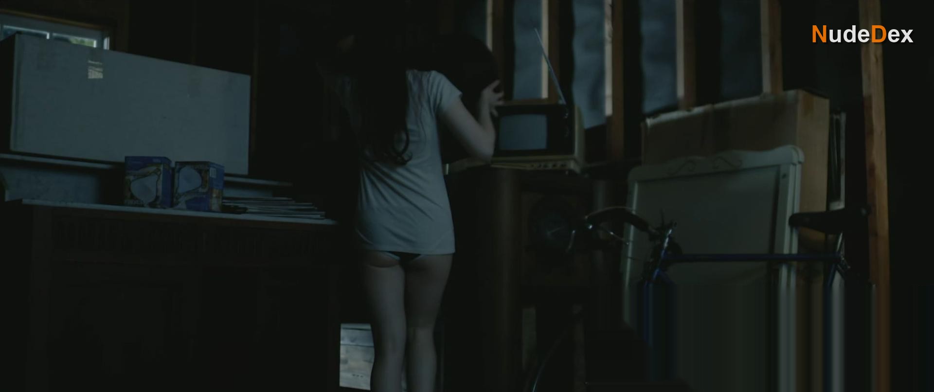 Alicia Underwood in Ghost Note, photo 4