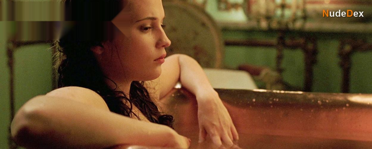 Alicia Vikander in A Royal Affair, photo 1
