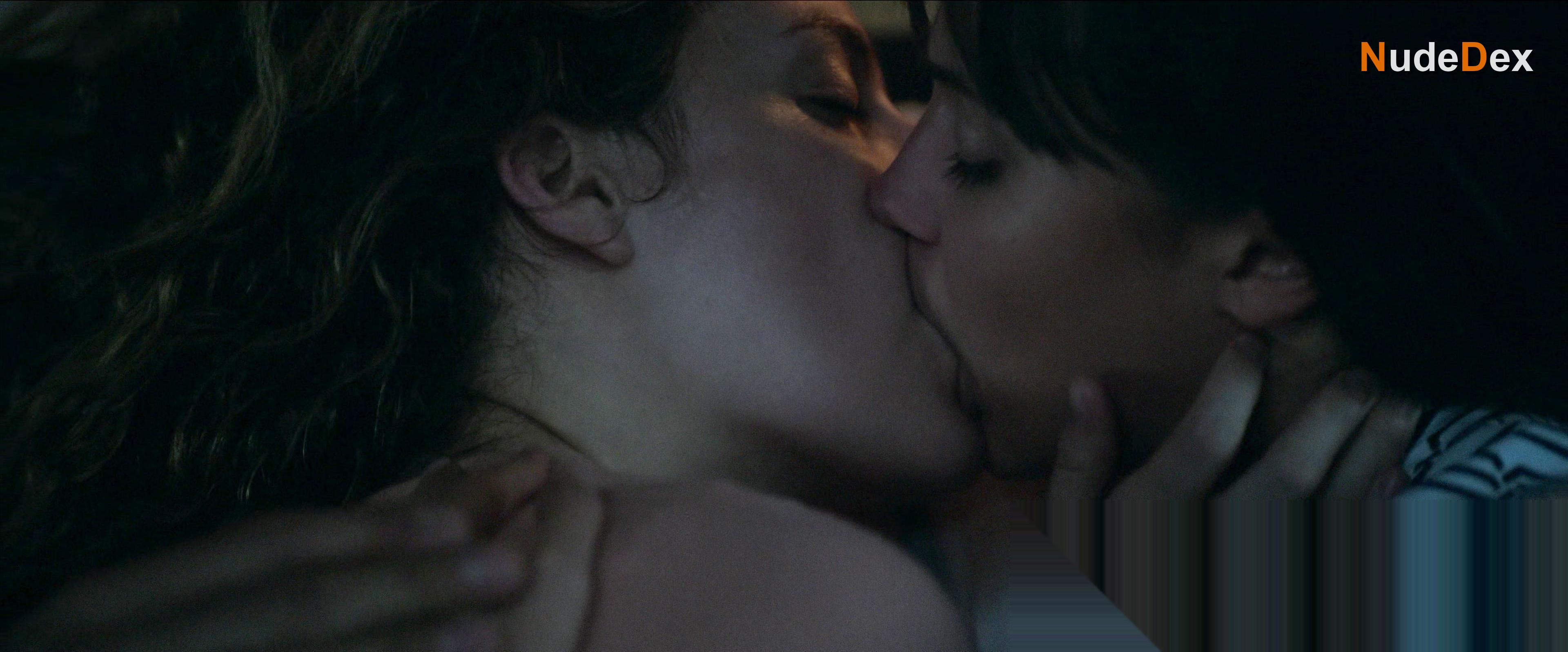 Alicia Vikander in Earthquake Bird, photo 6