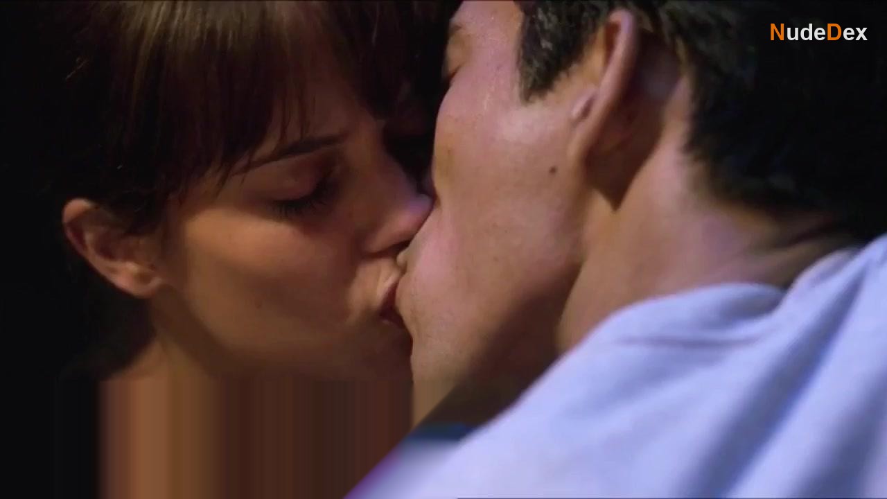 Alicia Vikander in Earthquake Bird, photo 12