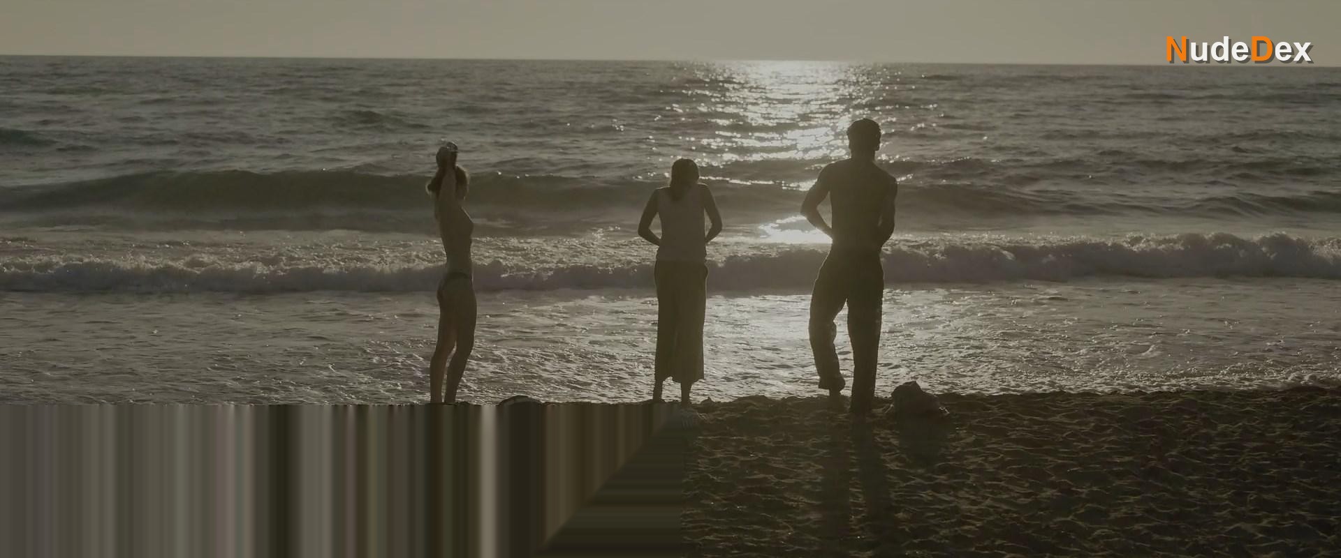 Alicia Vikander in Earthquake Bird, photo 17