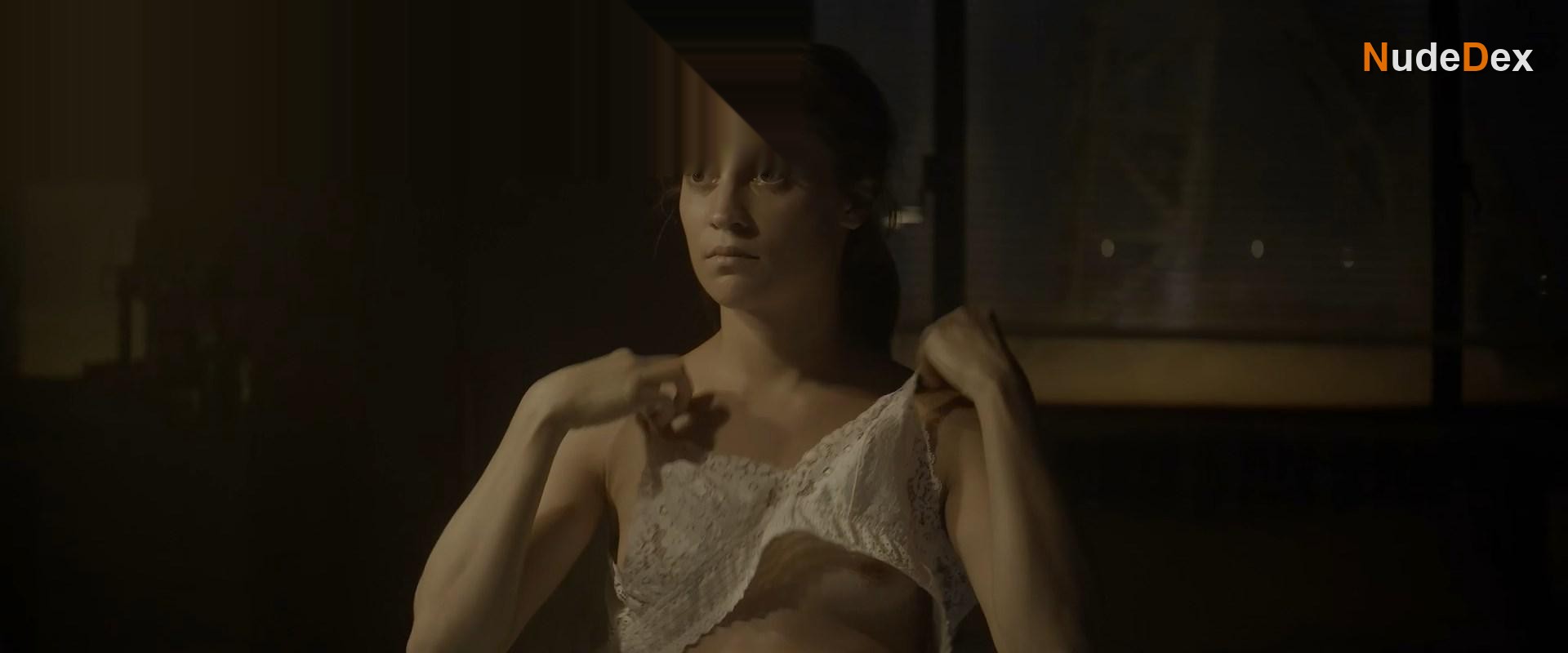 Alicia Vikander in Earthquake Bird, photo 21