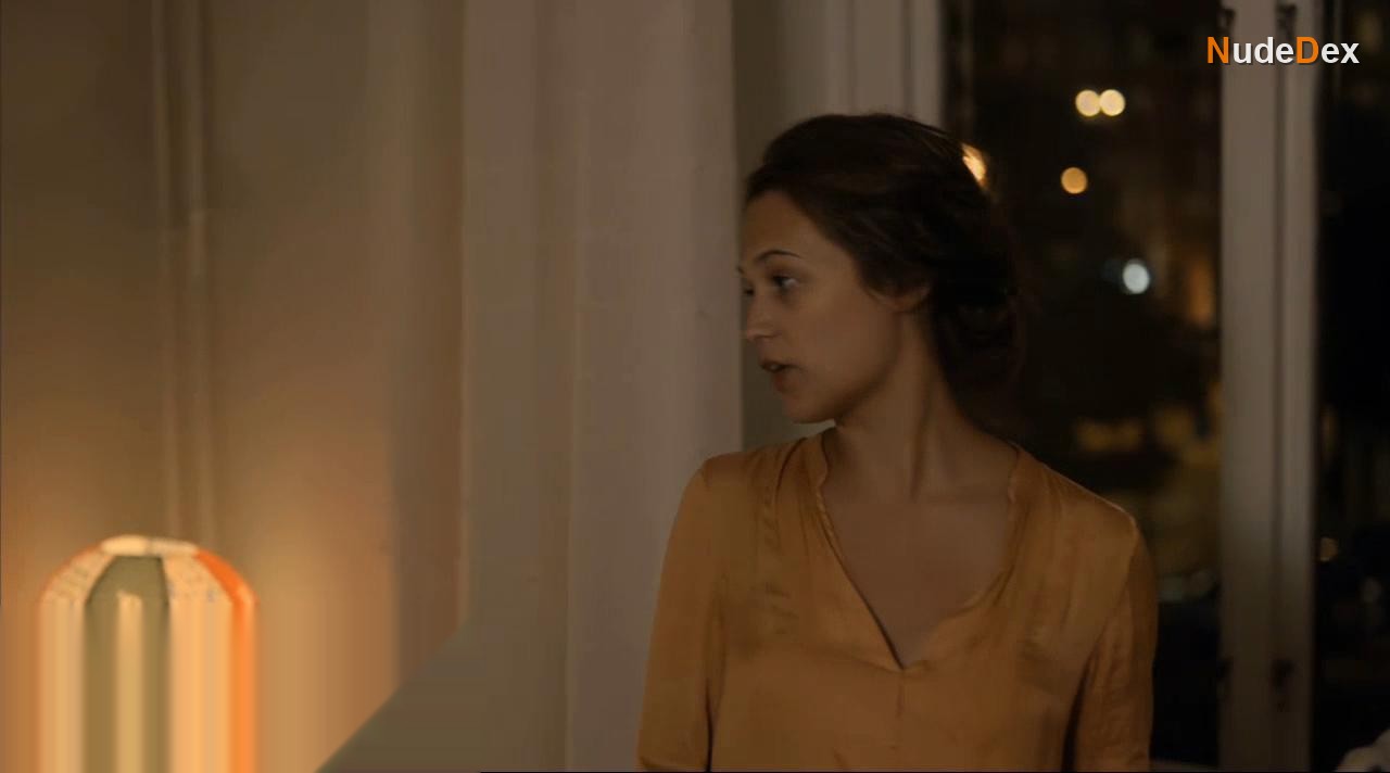 Alicia Vikander in Hotel, photo 17