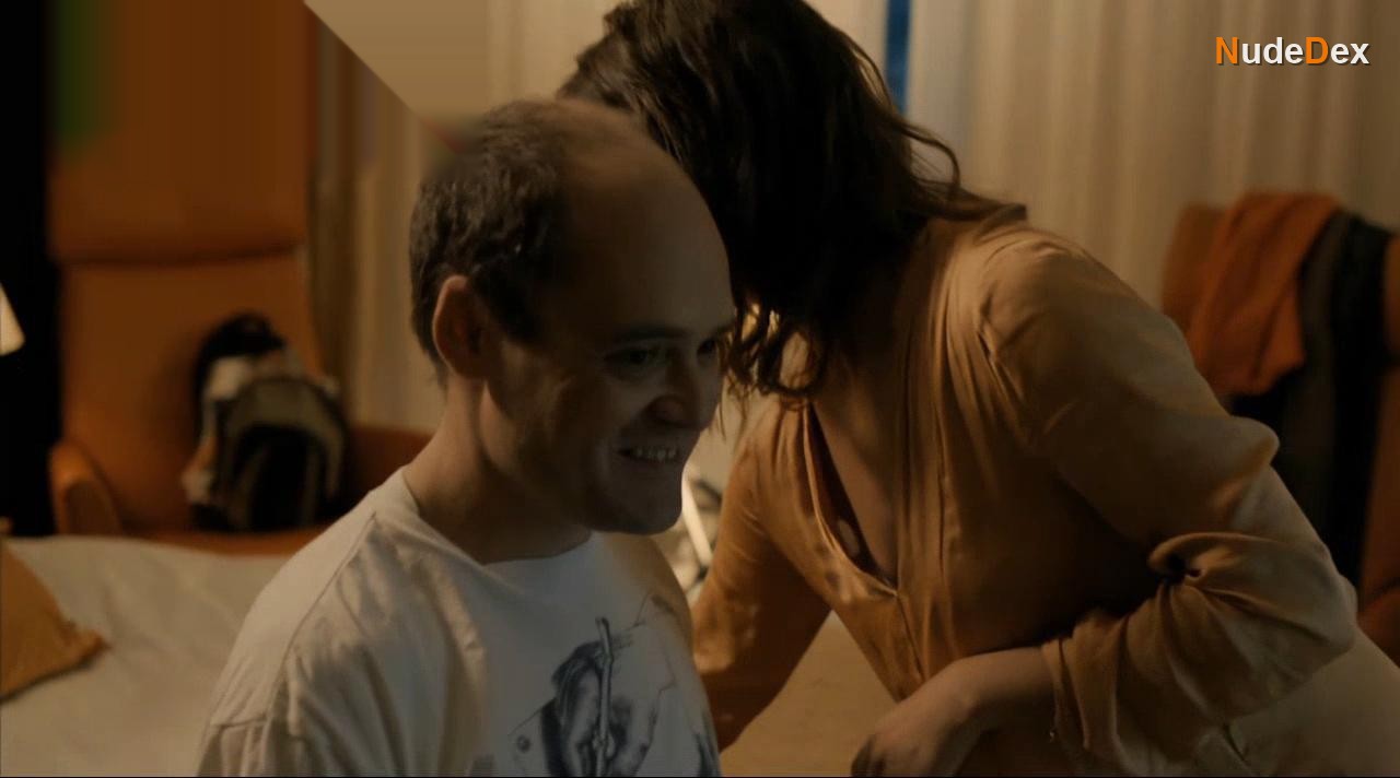 Alicia Vikander in Hotel, photo 20