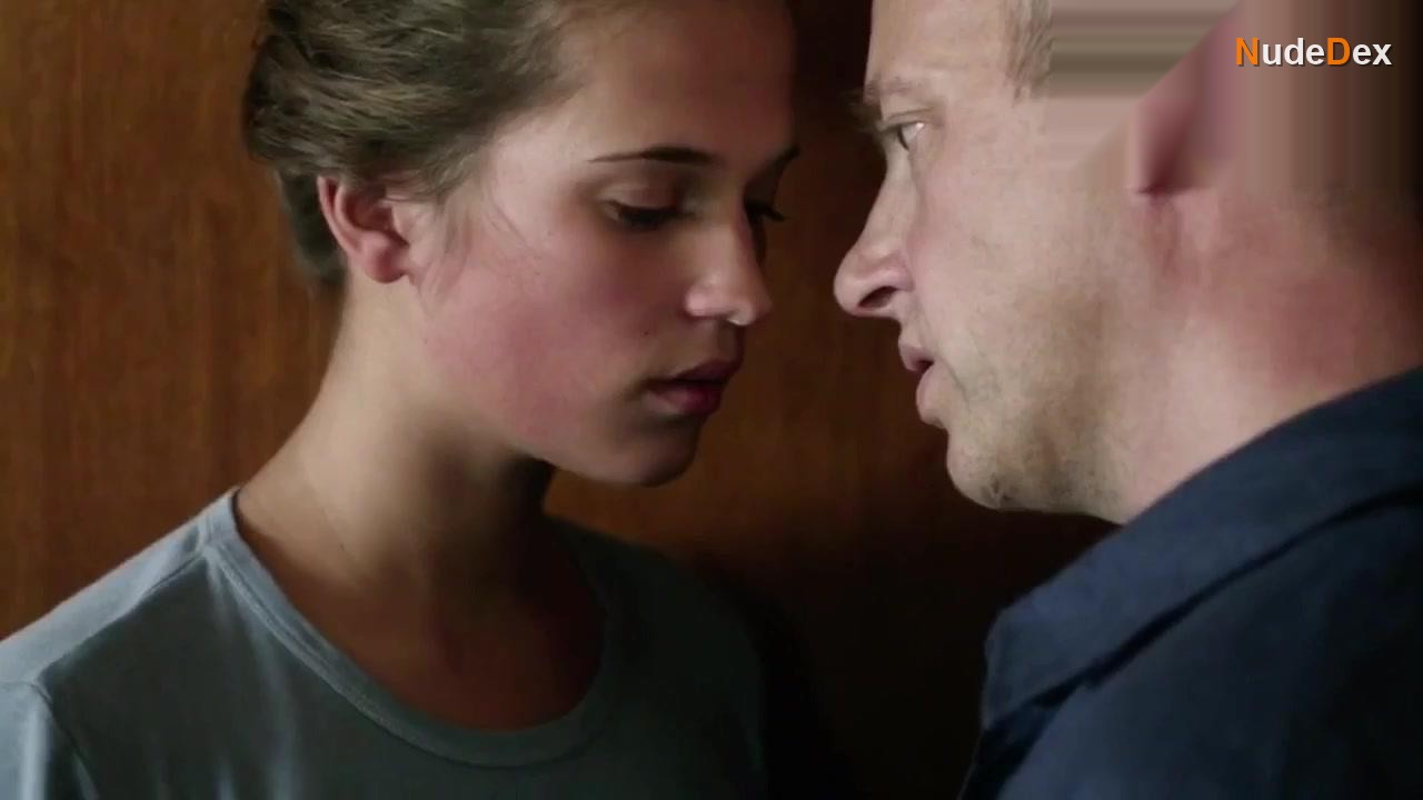 Alicia Vikander in Pure, photo 11