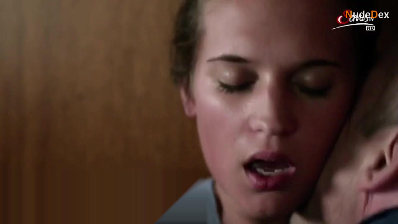 Alicia Vikander in Pure, photo 15