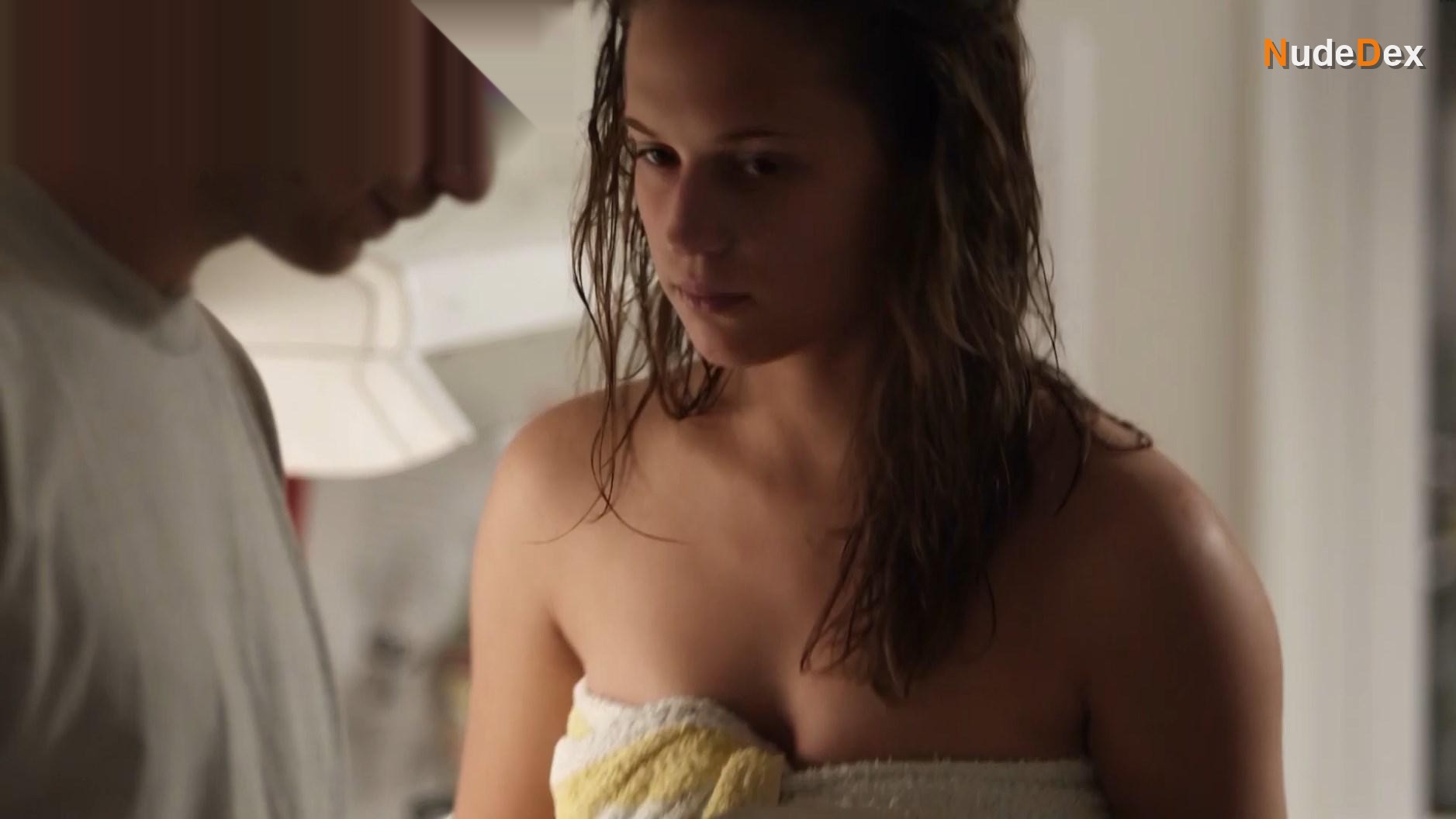 Alicia Vikander in Pure, photo 24