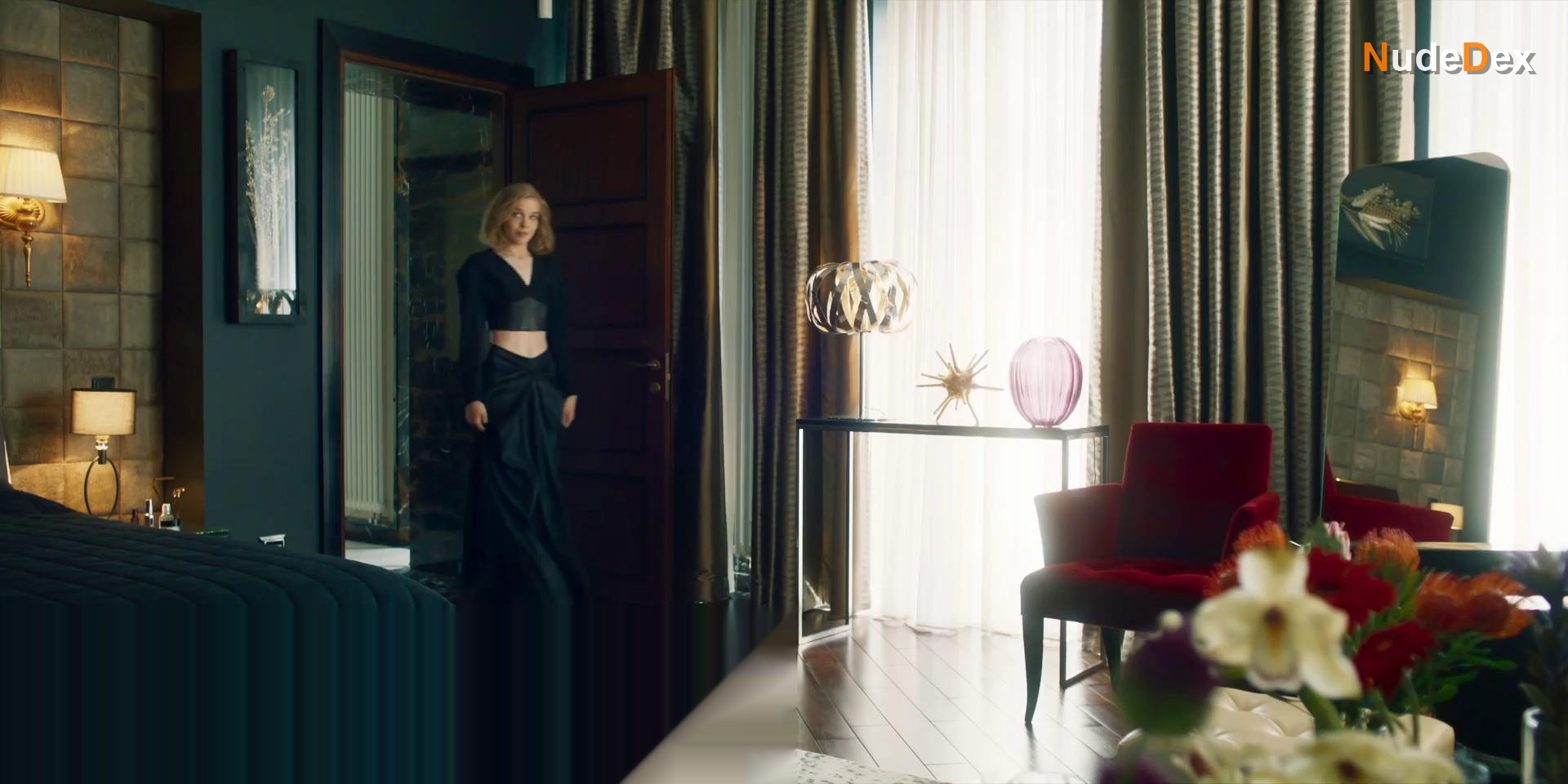 Alina Dulova in Bednye Smeyutsya Bogatye Plachut, photo 19