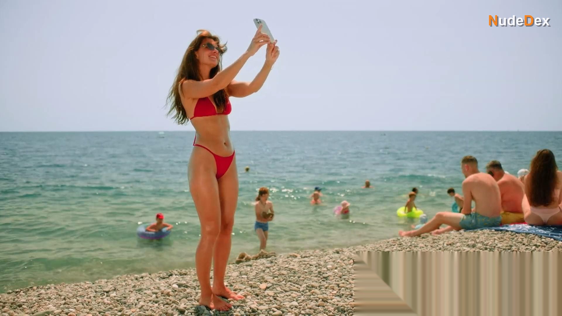 Alina Dulova in Solntse More Dva Stvola, photo 18