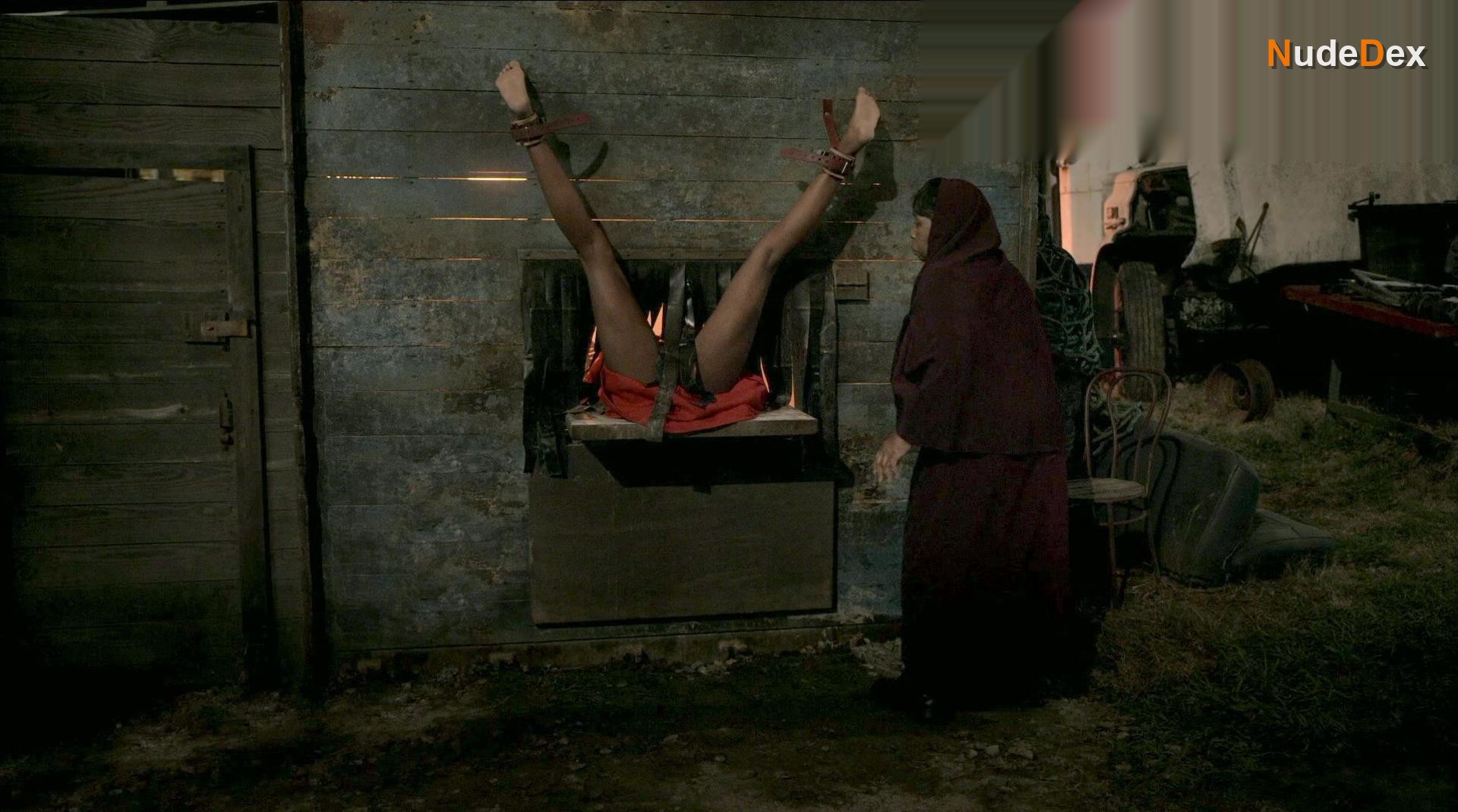 Alise Willis in Ruthless, photo 1