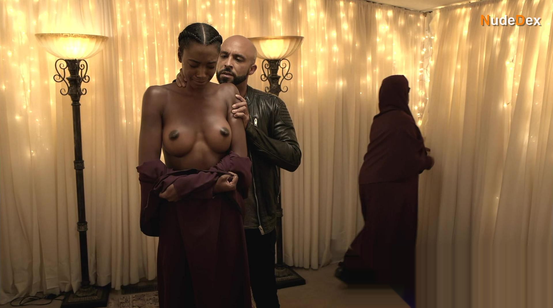Alise Willis in Ruthless, photo 4