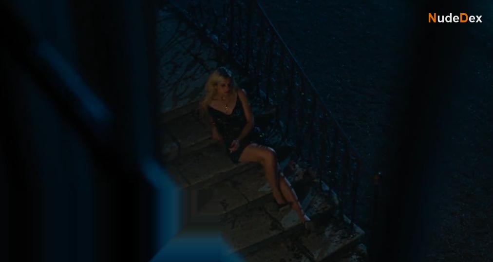 Alison Oliver in Saltburn, photo 1