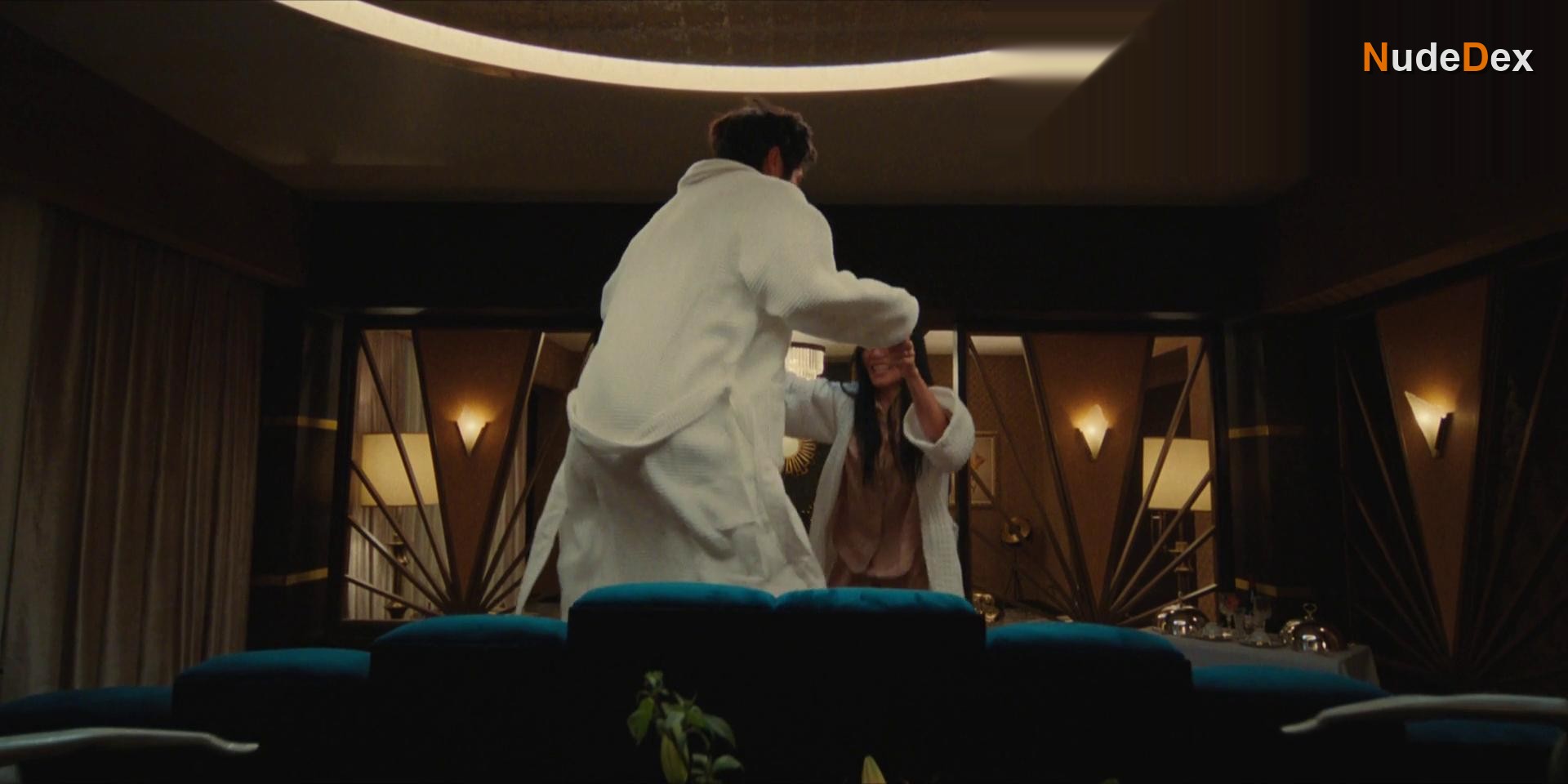 Ali Wong in Beef, photo 22