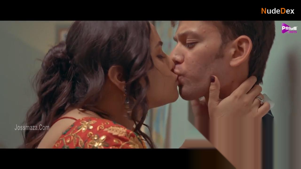 Aliya Naaz in Mrs Teacher, photo 12