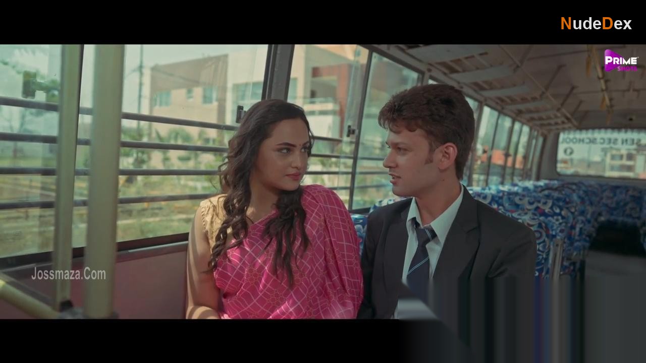 Aliya Naaz in Mrs Teacher, photo 14