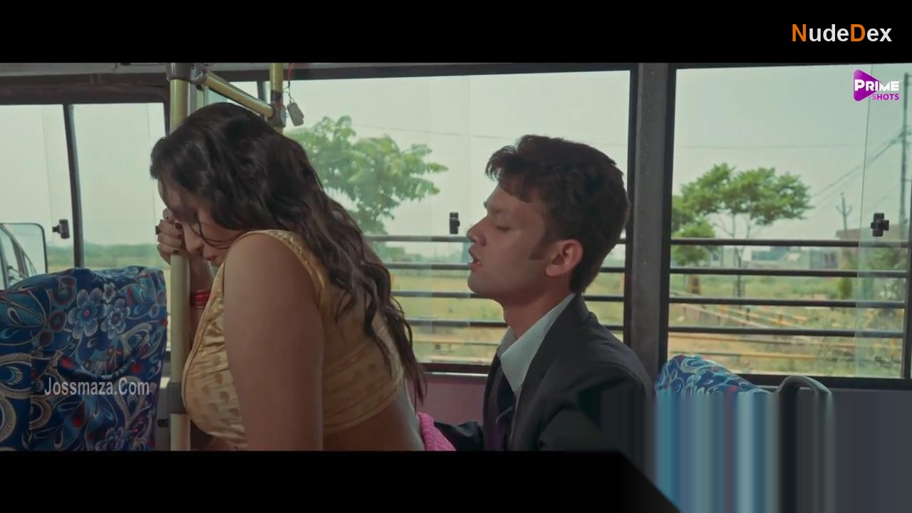 Aliya Naaz in Mrs Teacher, photo 17