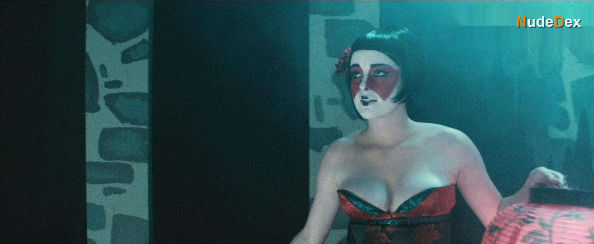 Allie Macdonald in Stage Fright, photo 4