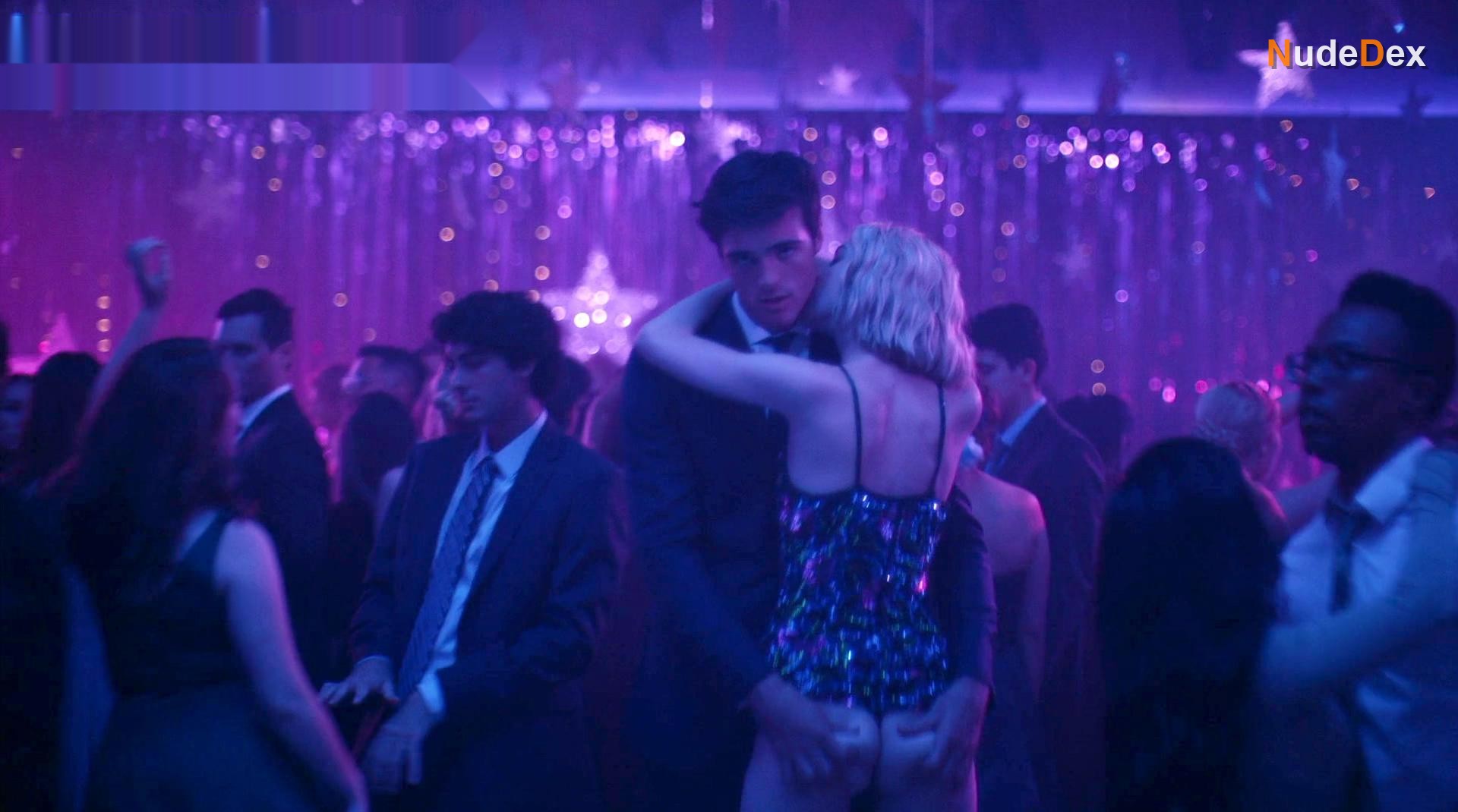 Allie Marie Evans in Euphoria, photo 2