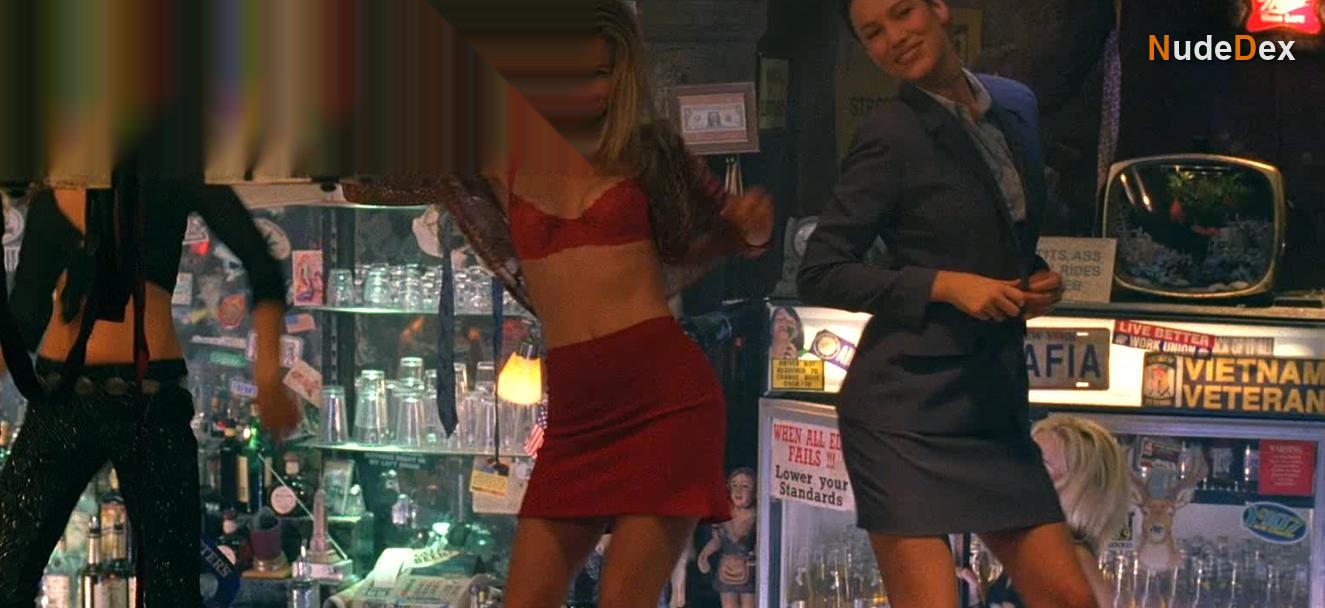 Allison Ford in Coyote Ugly, photo 1