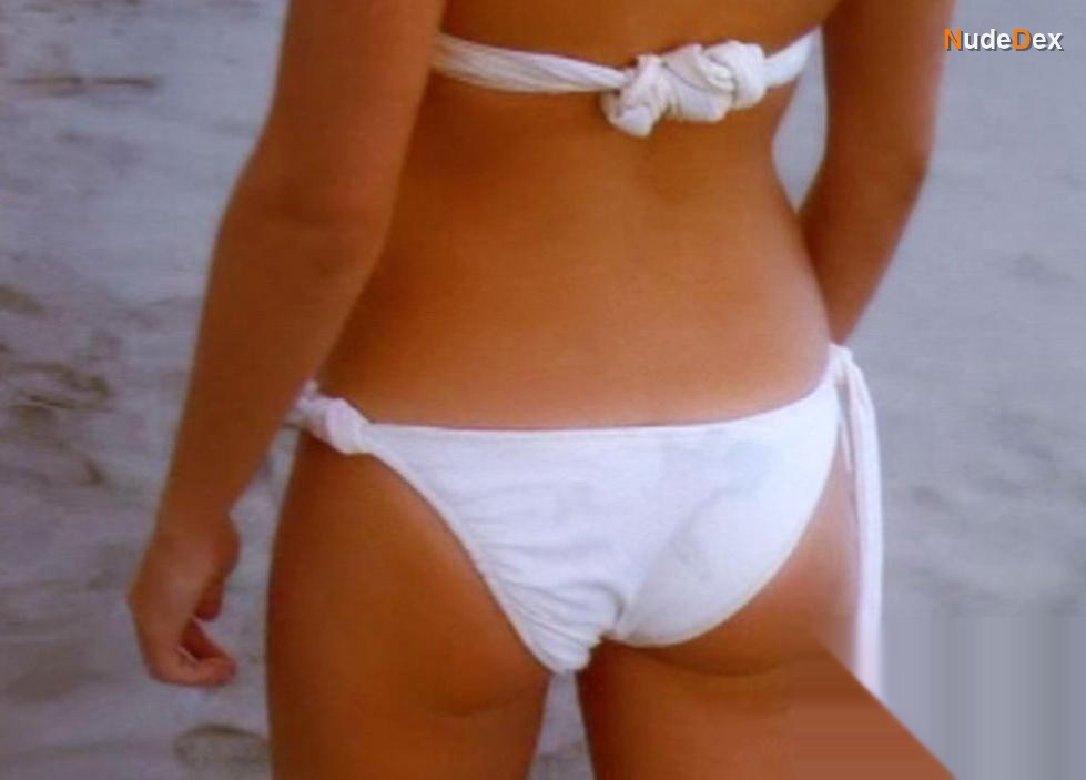 Allison Schulz in Surf School, photo 3