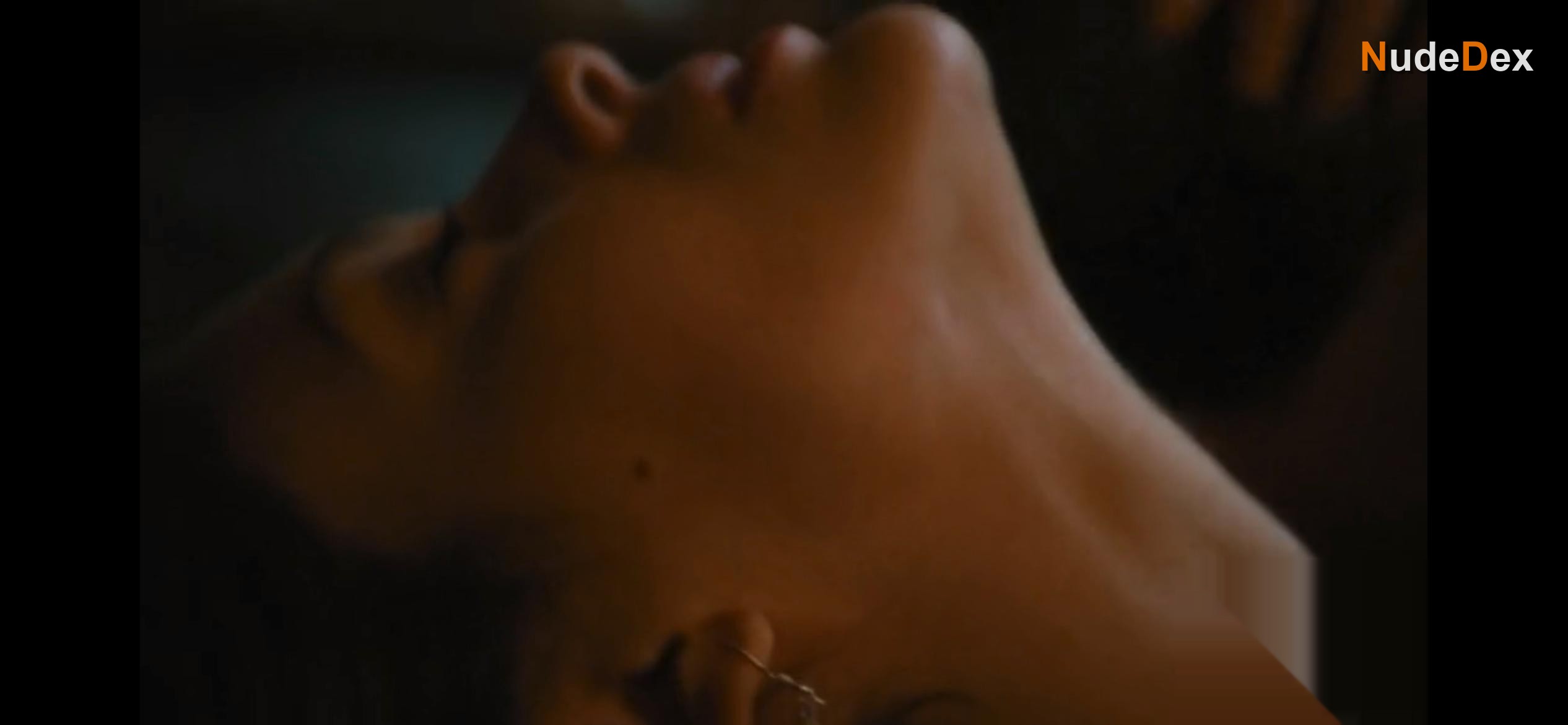 Alyssa Milano in Below Utopia, photo 2