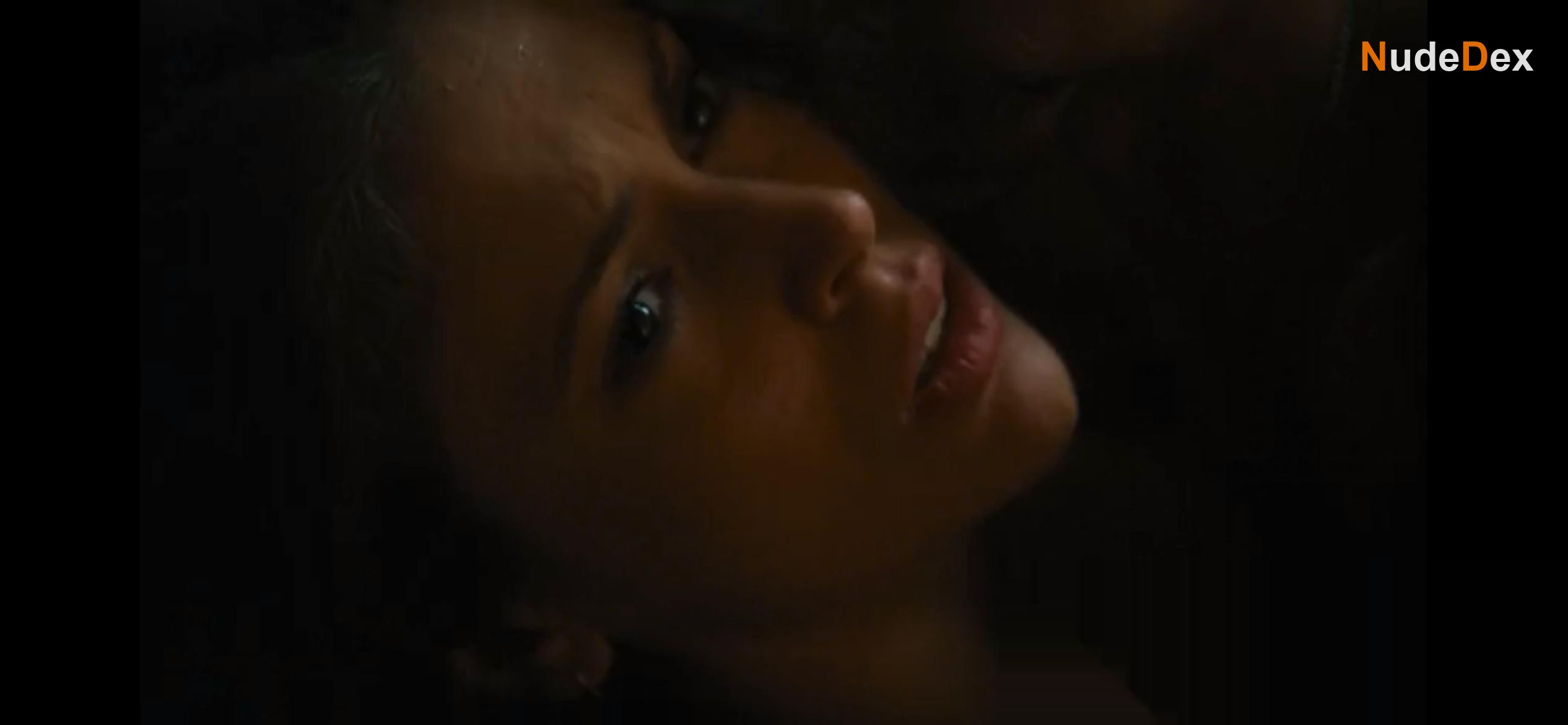 Alyssa Milano in Below Utopia, photo 3