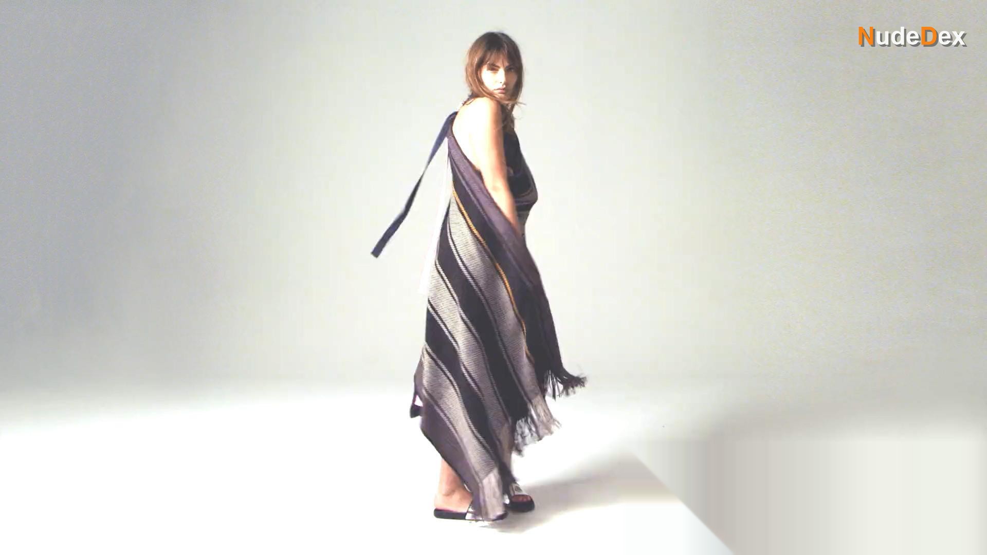 Alyssa Miller in Elle Magazine, photo 3