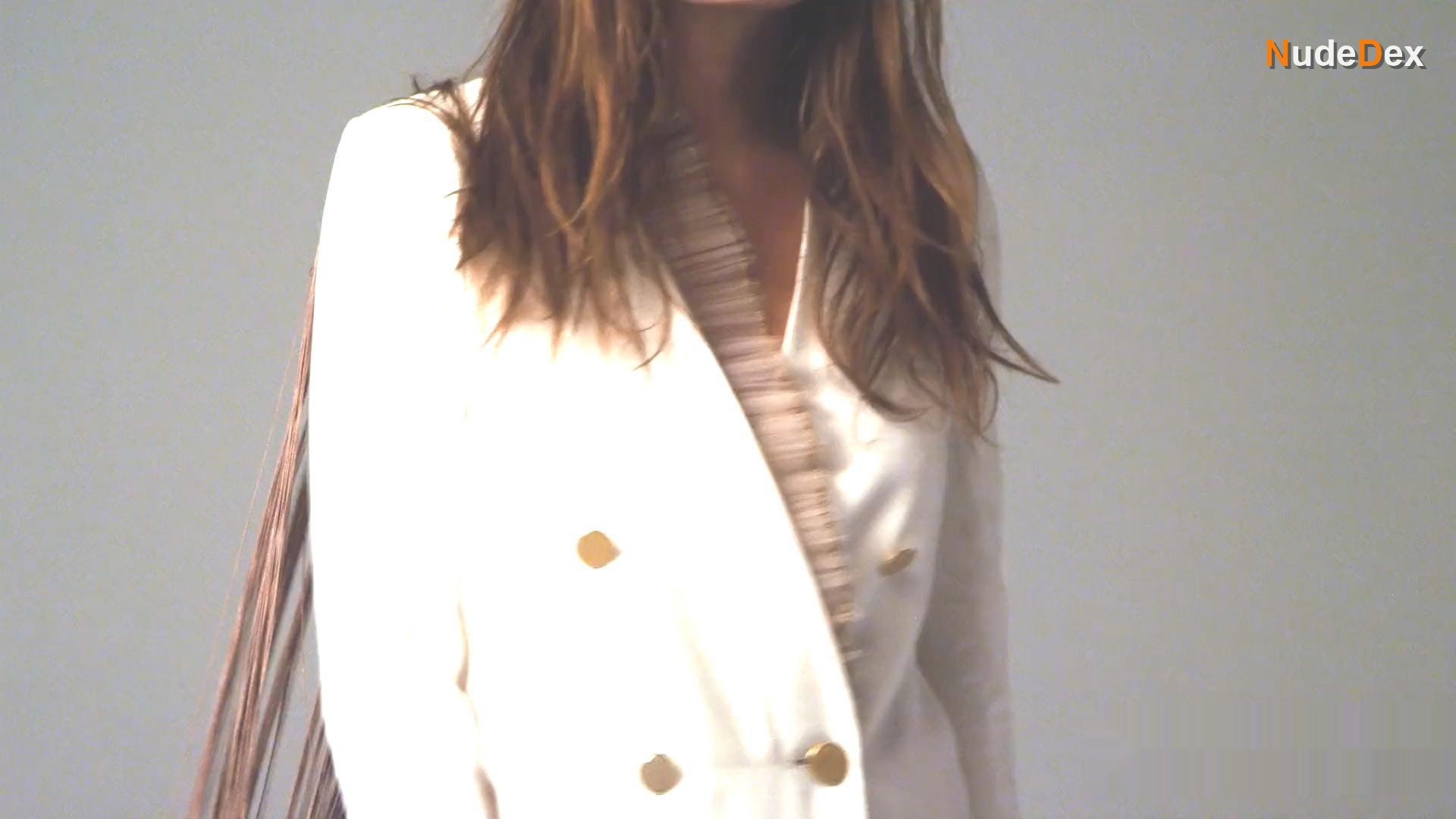 Alyssa Miller in Elle Magazine, photo 10